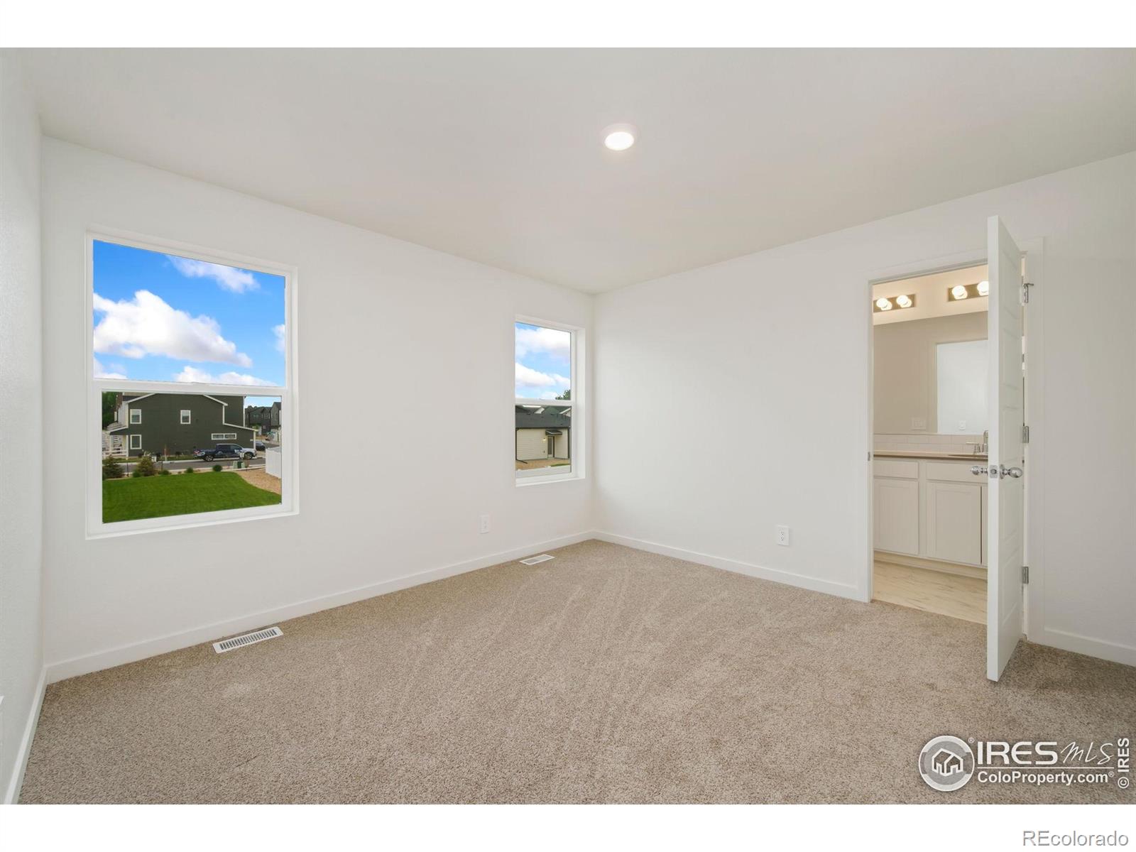 MLS Image #5 for 3729  kenai street,evans, Colorado
