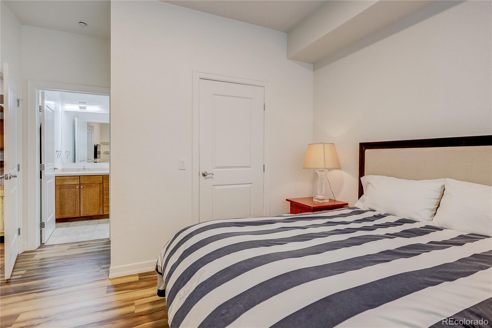 MLS Image #11 for 2200 s university boulevard,denver, Colorado