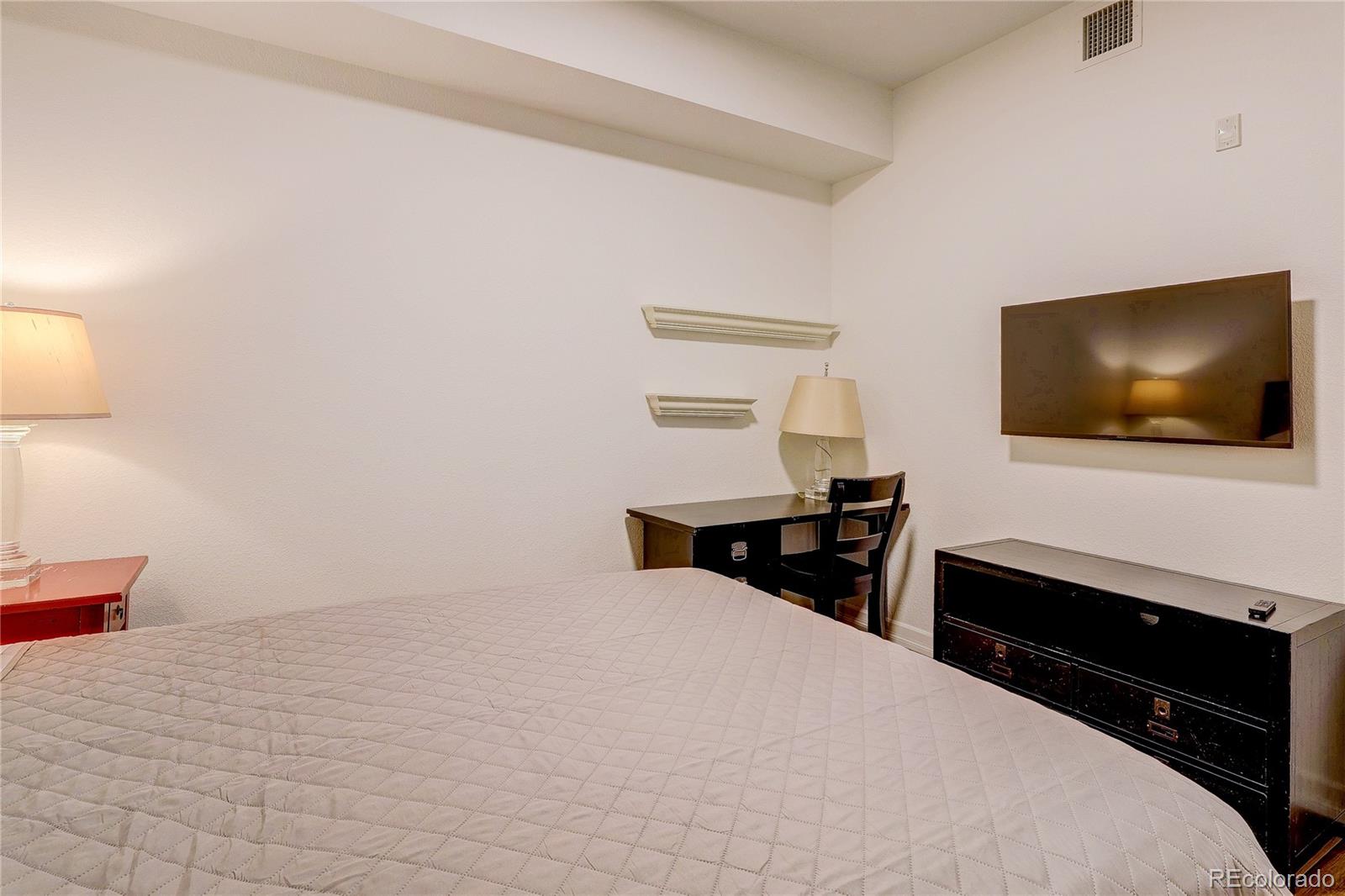 MLS Image #19 for 2200 s university boulevard,denver, Colorado