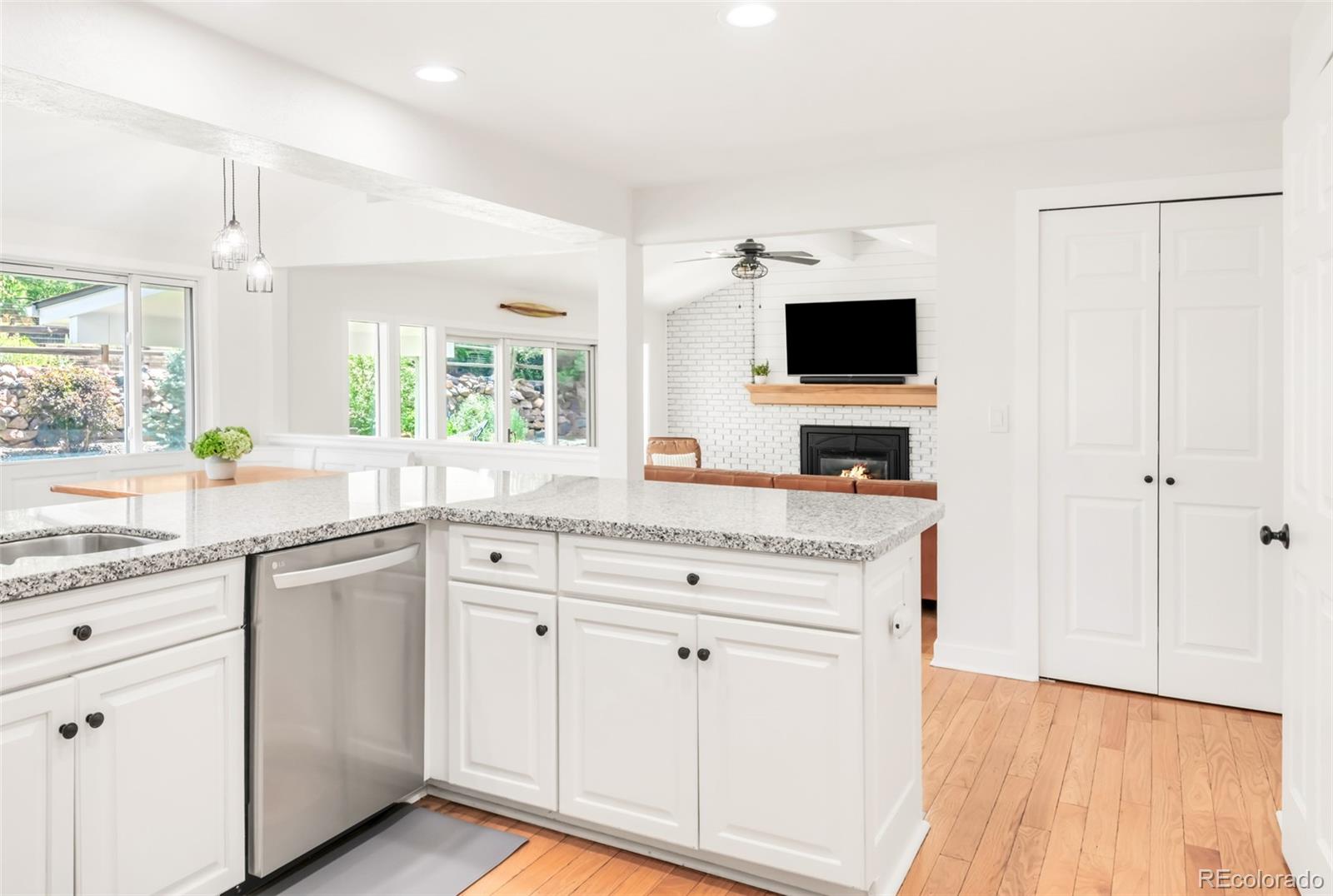 MLS Image #11 for 4323 e links parkway,centennial, Colorado