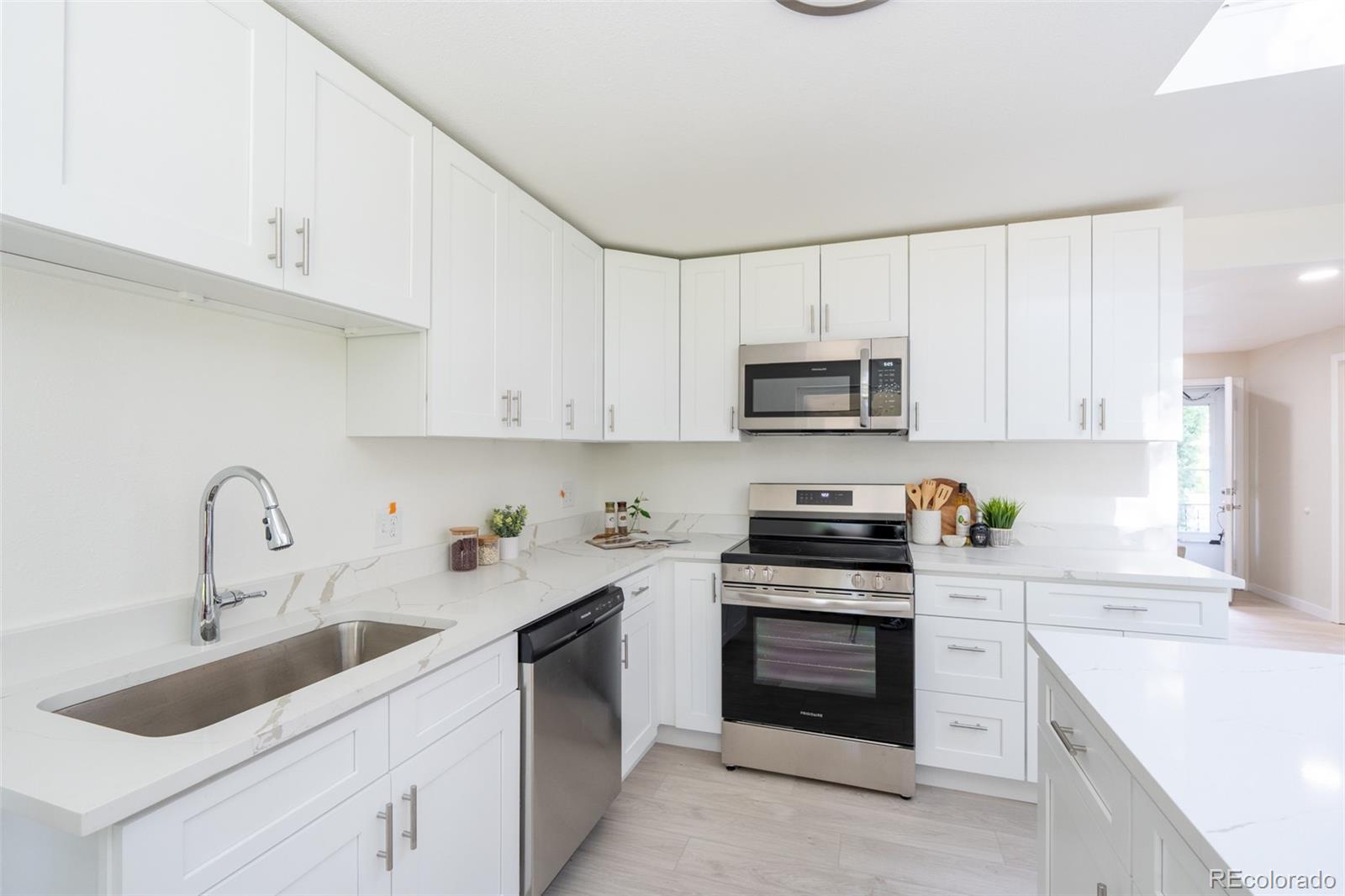 MLS Image #4 for 5041 s julian street,englewood, Colorado