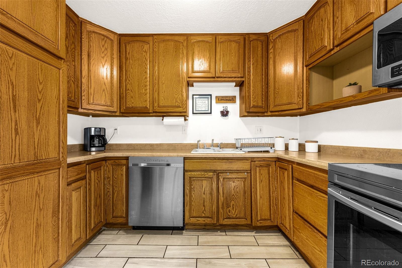 MLS Image #3 for 2590  faulkner drive,colorado springs, Colorado