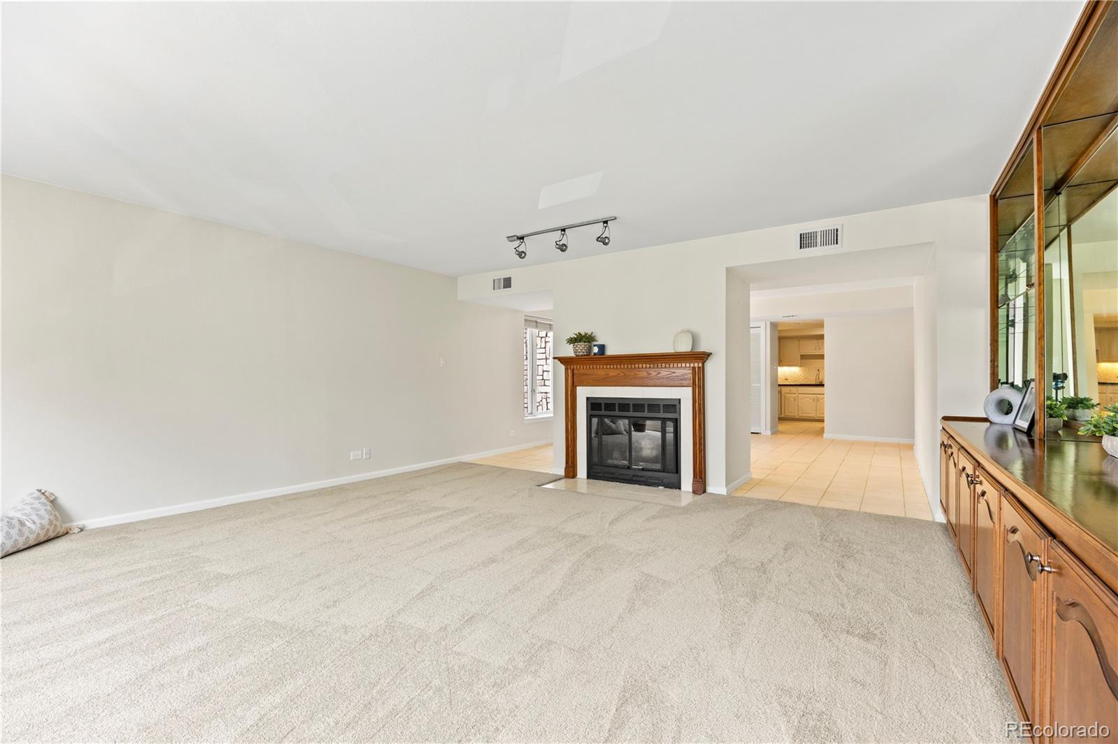 MLS Image #14 for 4605 s yosemite street 301,denver, Colorado