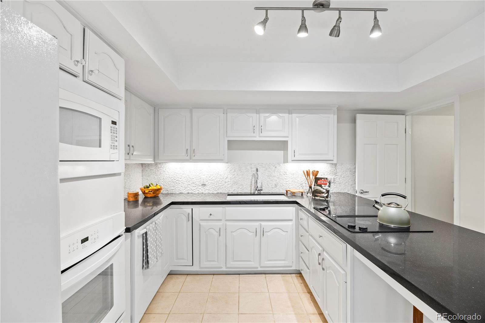 MLS Image #15 for 4605 s yosemite street 301,denver, Colorado
