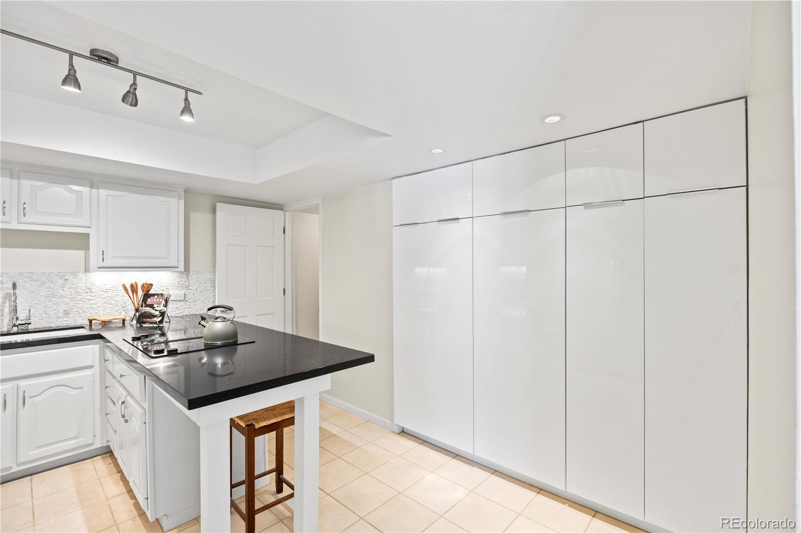 MLS Image #17 for 4605 s yosemite street 301,denver, Colorado