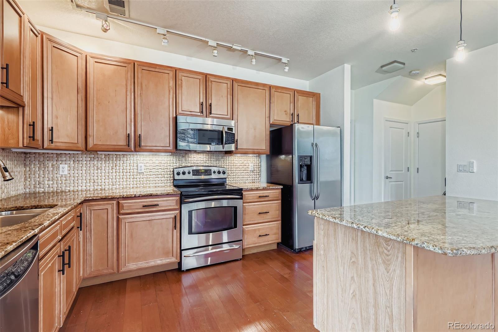 MLS Image #2 for 11316  colony circle ,broomfield, Colorado