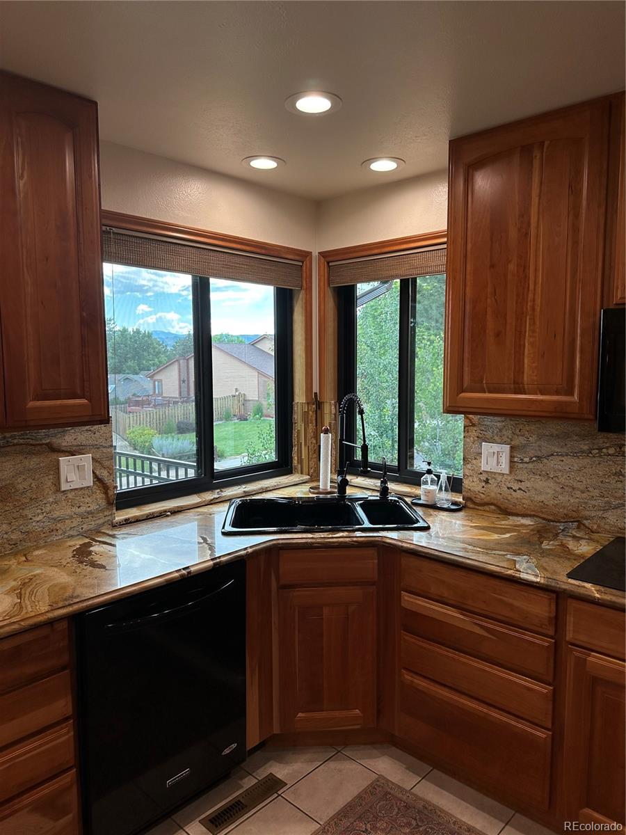 MLS Image #12 for 7454  queen circle,arvada, Colorado