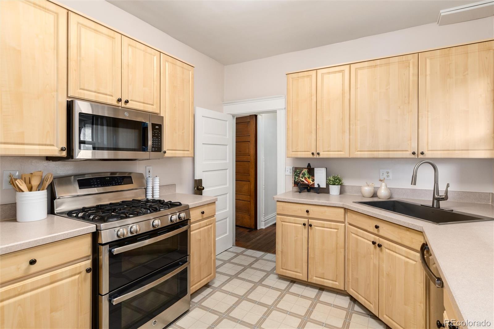 MLS Image #22 for 1308  york street,denver, Colorado