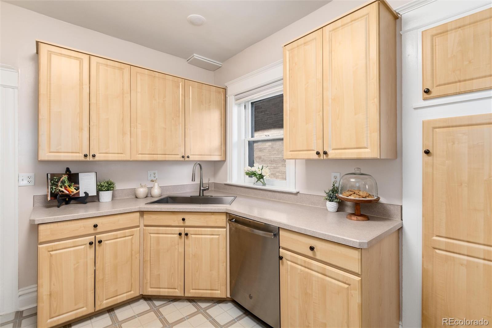 MLS Image #23 for 1308  york street,denver, Colorado