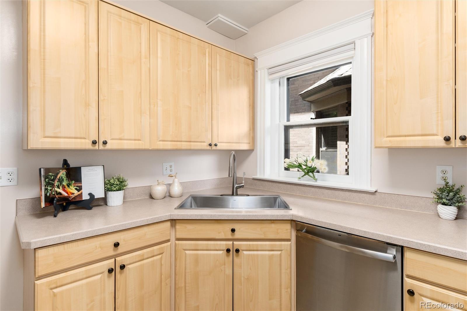 MLS Image #24 for 1308  york street,denver, Colorado