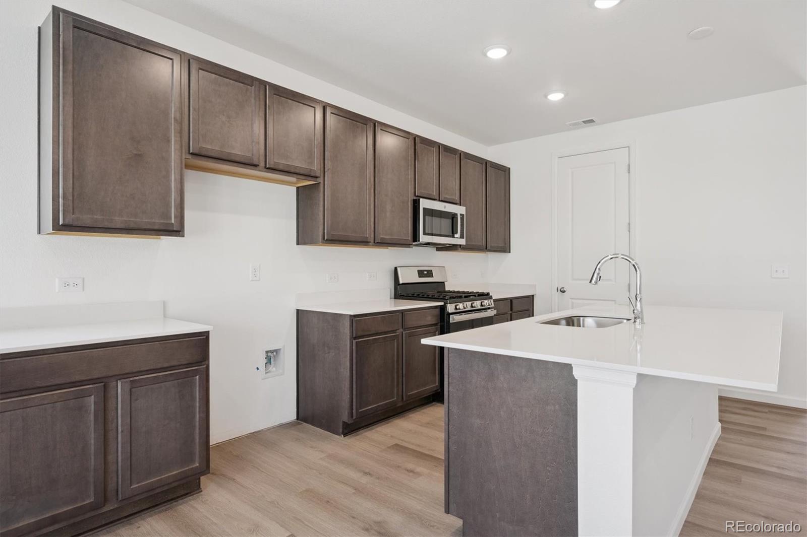 MLS Image #3 for 6576 n nepal street,aurora, Colorado