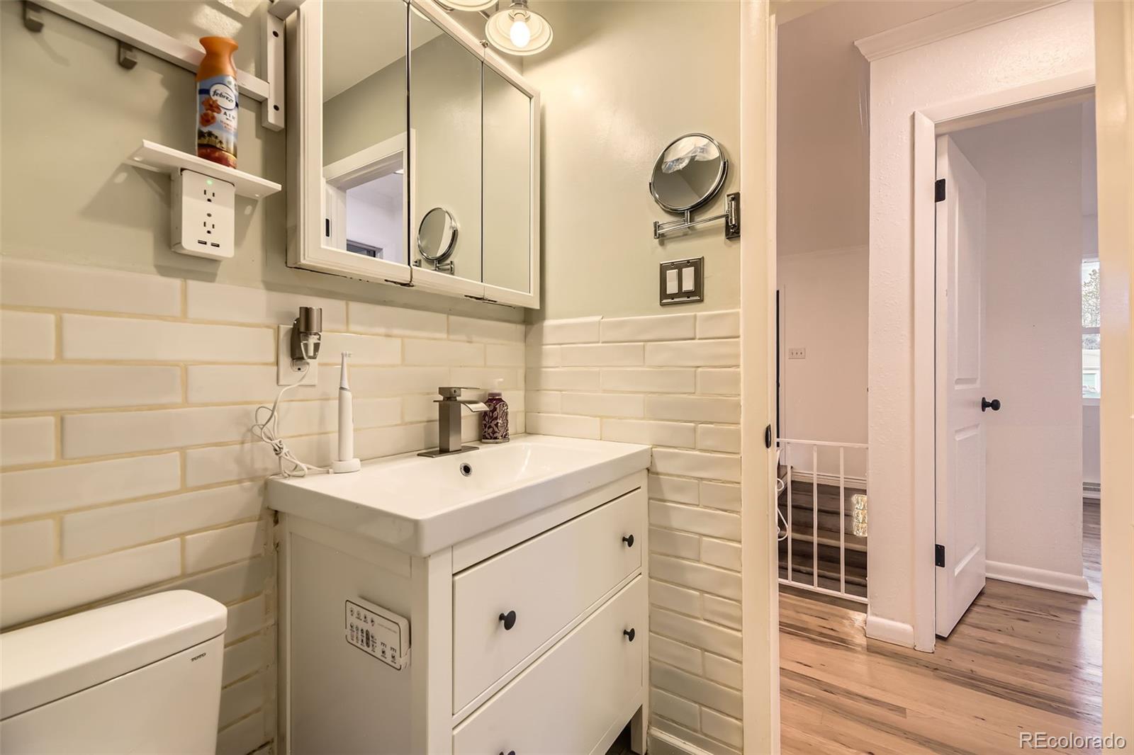 MLS Image #13 for 4244 w monmouth avenue,littleton, Colorado