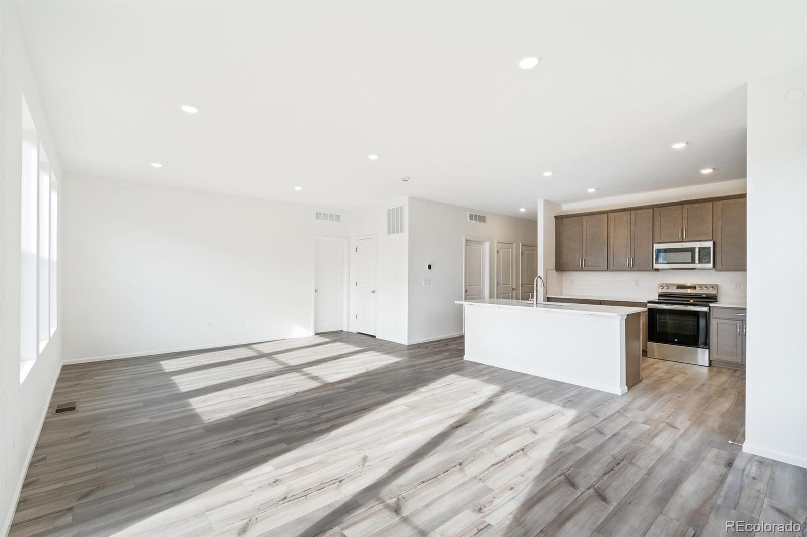 MLS Image #10 for 13412 e 110th way,commerce city, Colorado