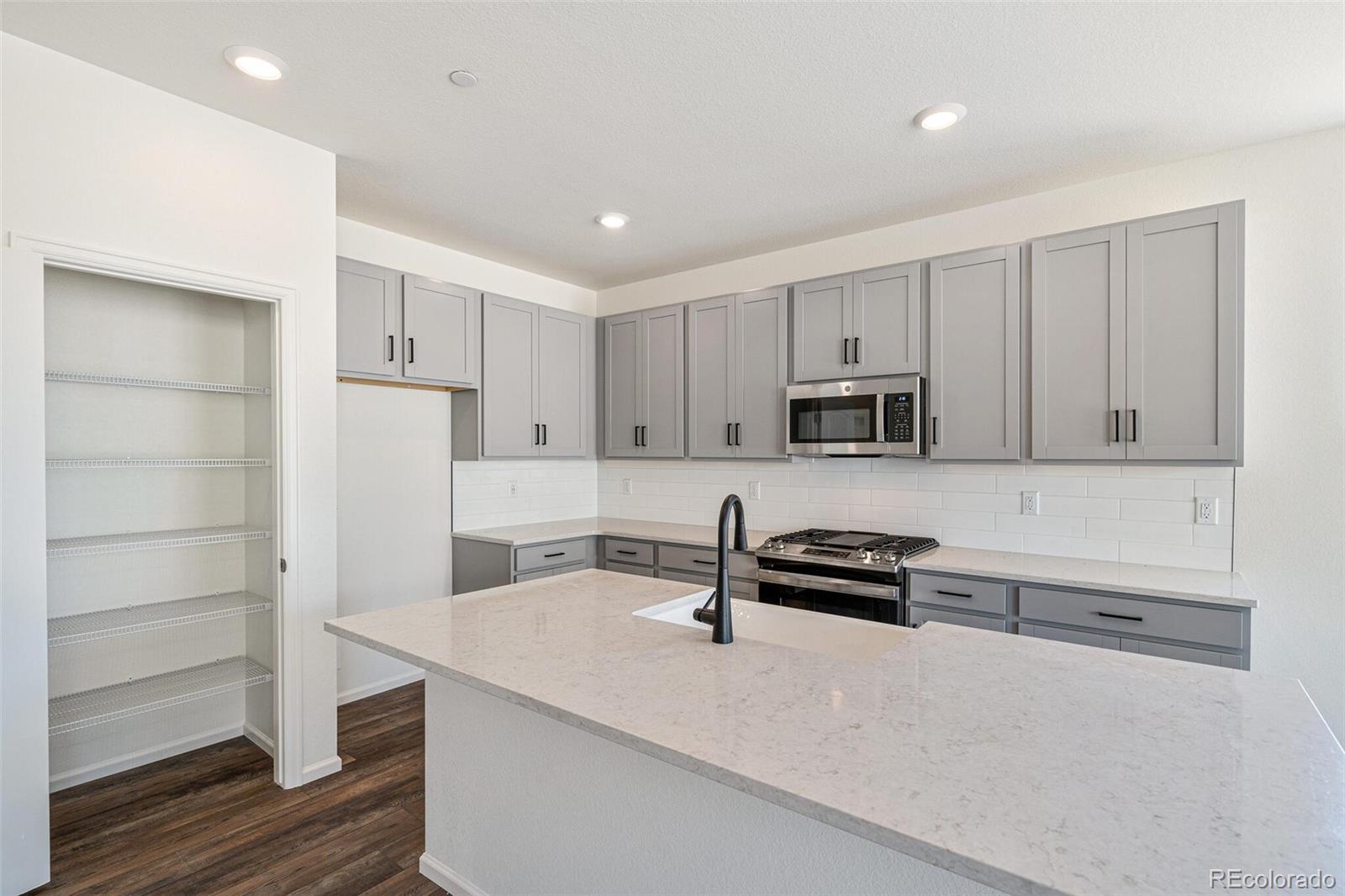 MLS Image #11 for 13575 e 110th lane,commerce city, Colorado