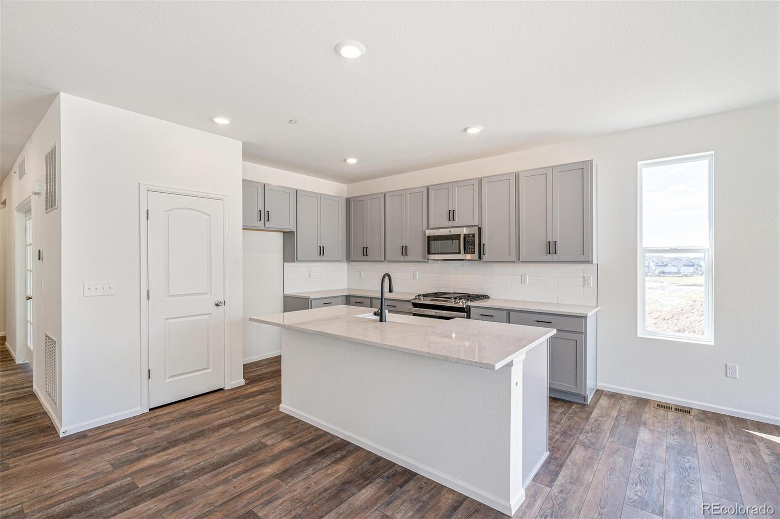 MLS Image #8 for 13575 e 110th lane,commerce city, Colorado