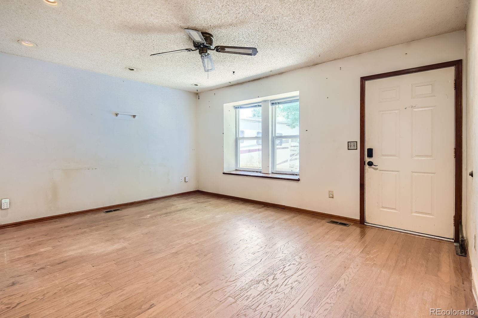 MLS Image #2 for 1961  danube way,aurora, Colorado
