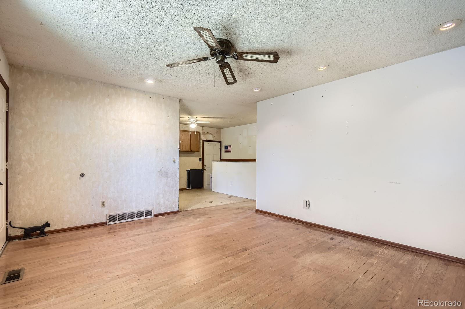 MLS Image #3 for 1961  danube way,aurora, Colorado
