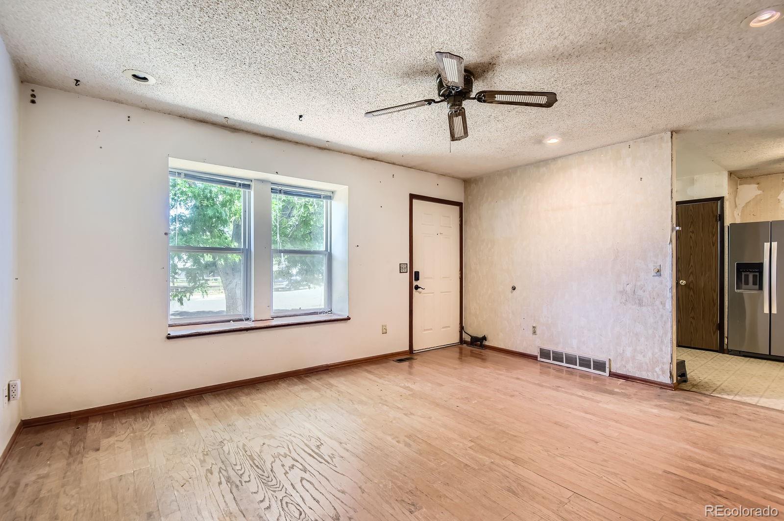 MLS Image #4 for 1961  danube way,aurora, Colorado
