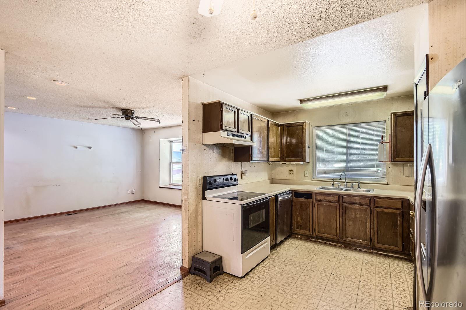 MLS Image #6 for 1961  danube way,aurora, Colorado