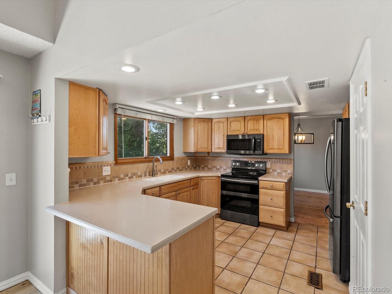 MLS Image #7 for 5903 s ward street,littleton, Colorado