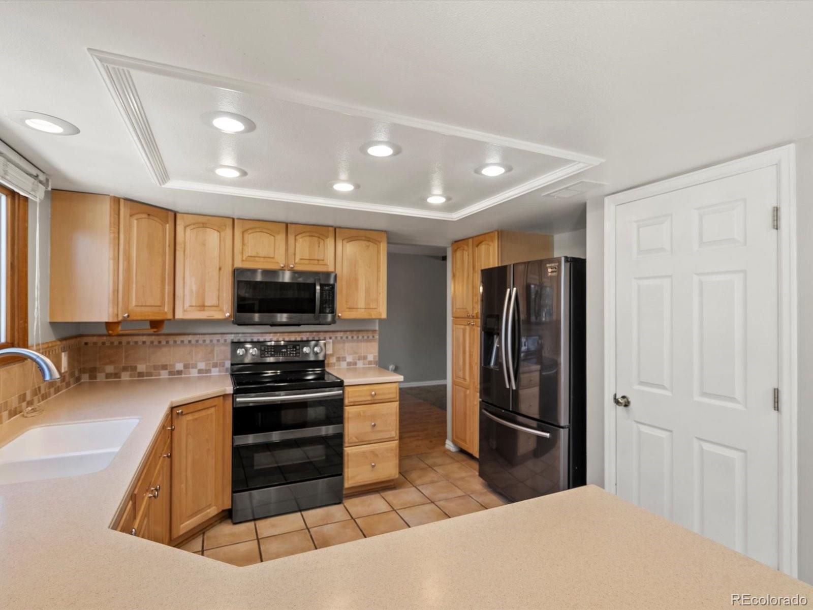 MLS Image #8 for 5903 s ward street,littleton, Colorado