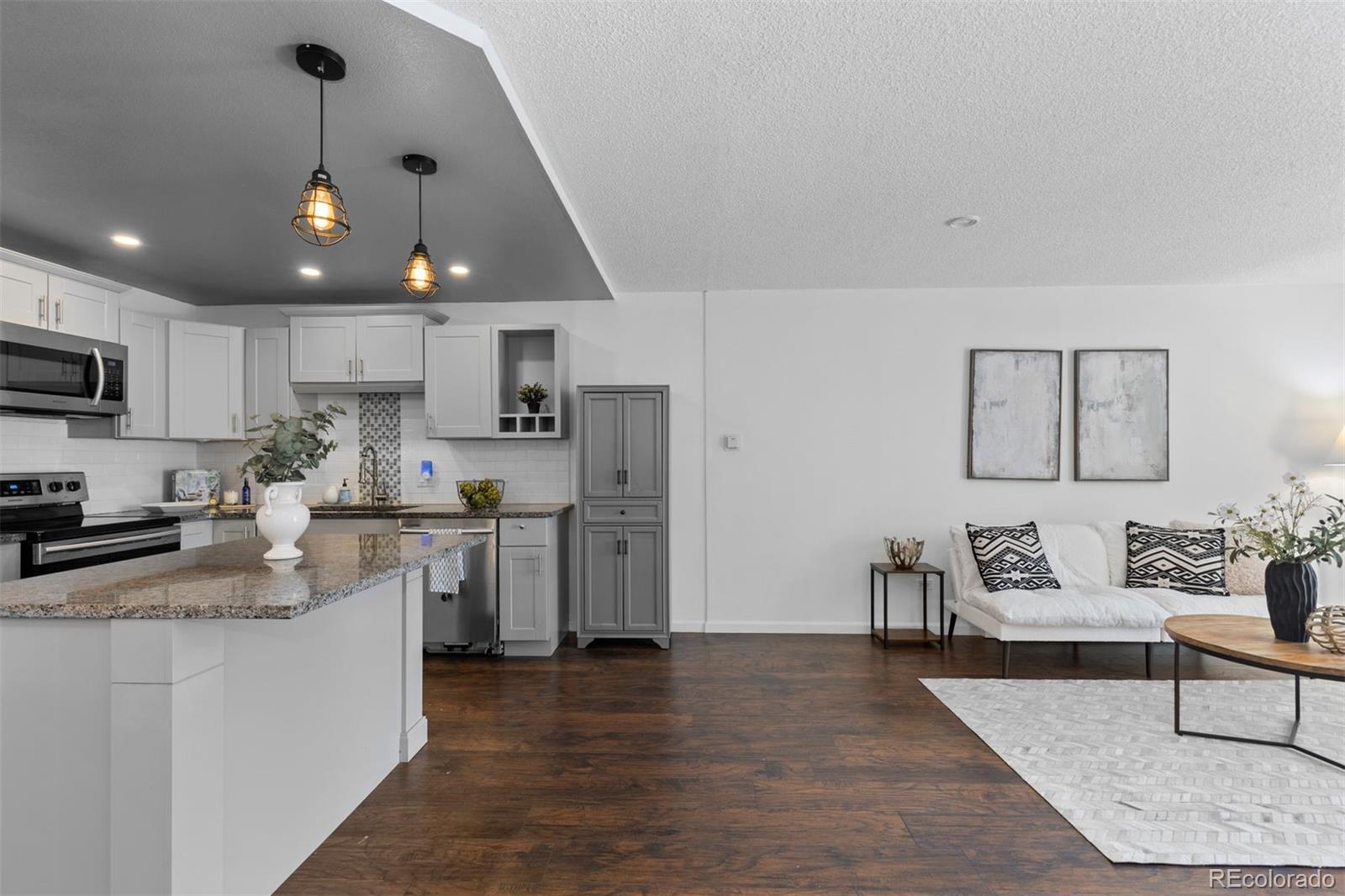 MLS Image #3 for 610 s clinton street 10a,denver, Colorado