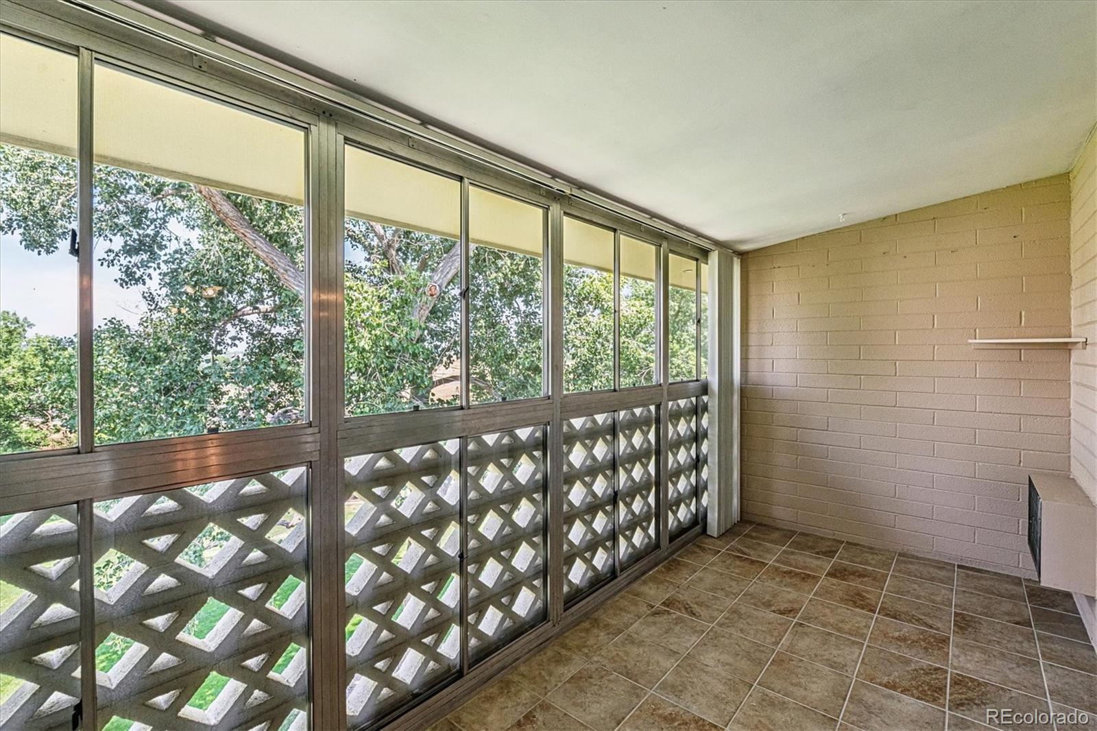 MLS Image #13 for 585 s alton way,denver, Colorado