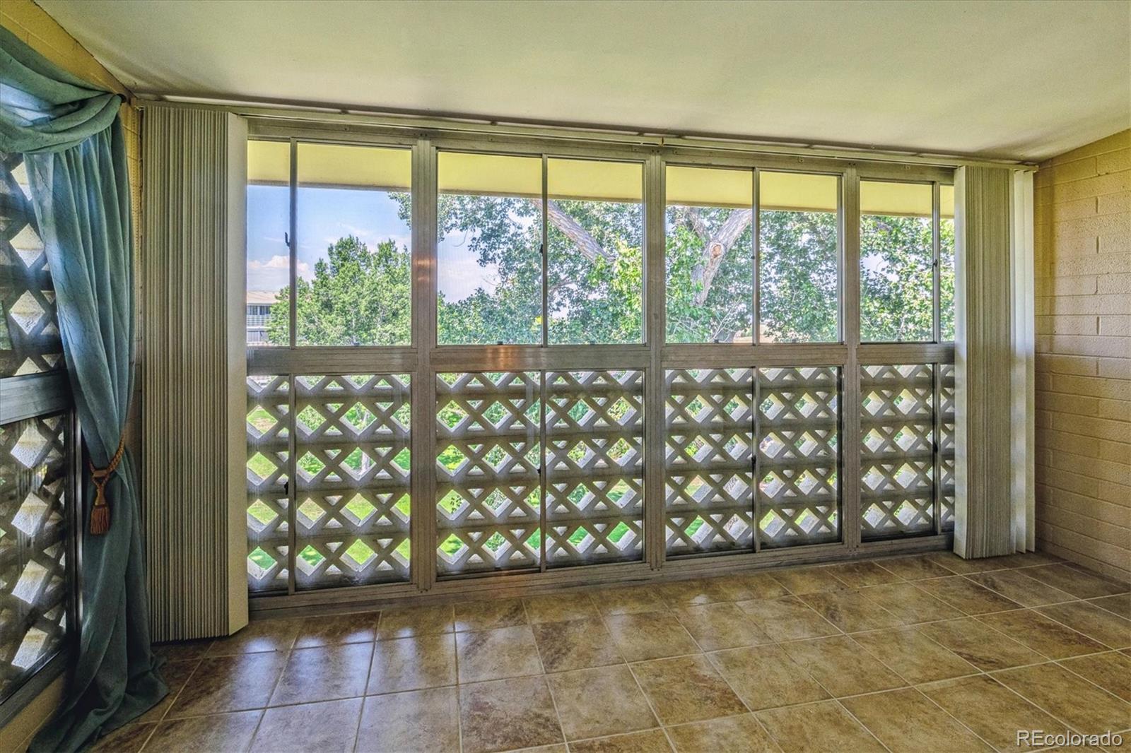 MLS Image #14 for 585 s alton way,denver, Colorado