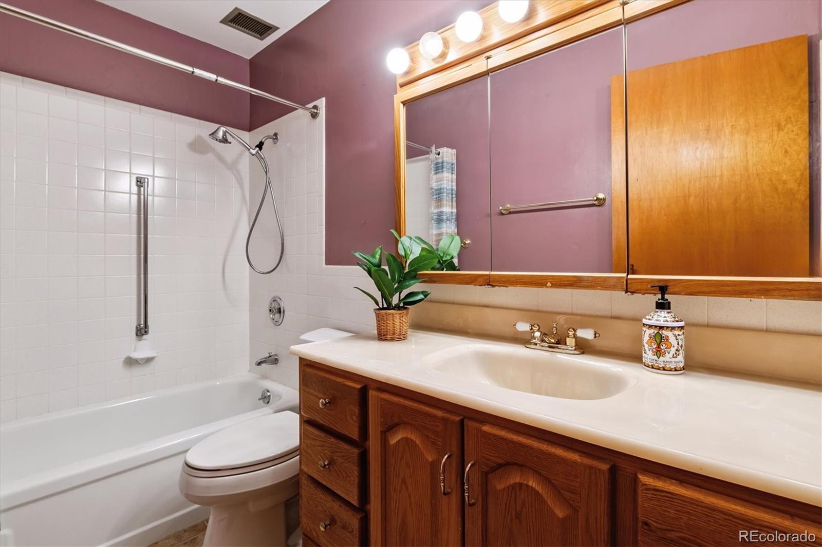 MLS Image #7 for 585 s alton way,denver, Colorado