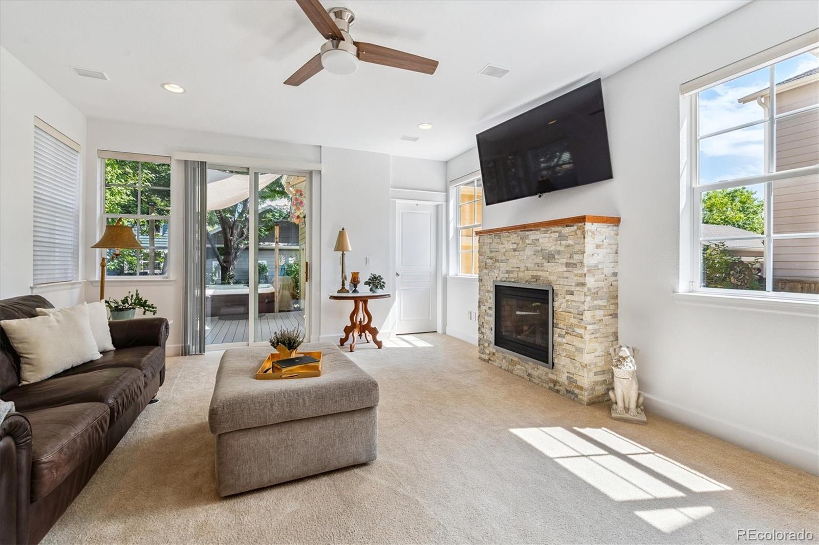 MLS Image #12 for 2326  akron street,denver, Colorado