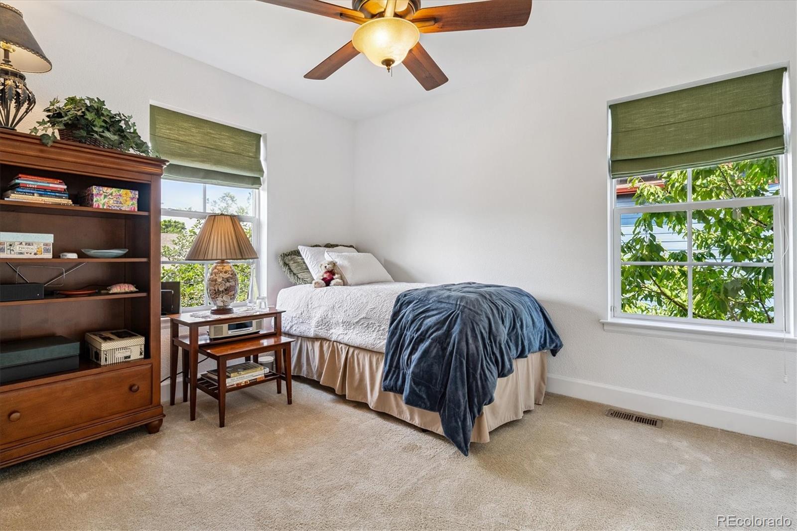 MLS Image #18 for 2326  akron street,denver, Colorado