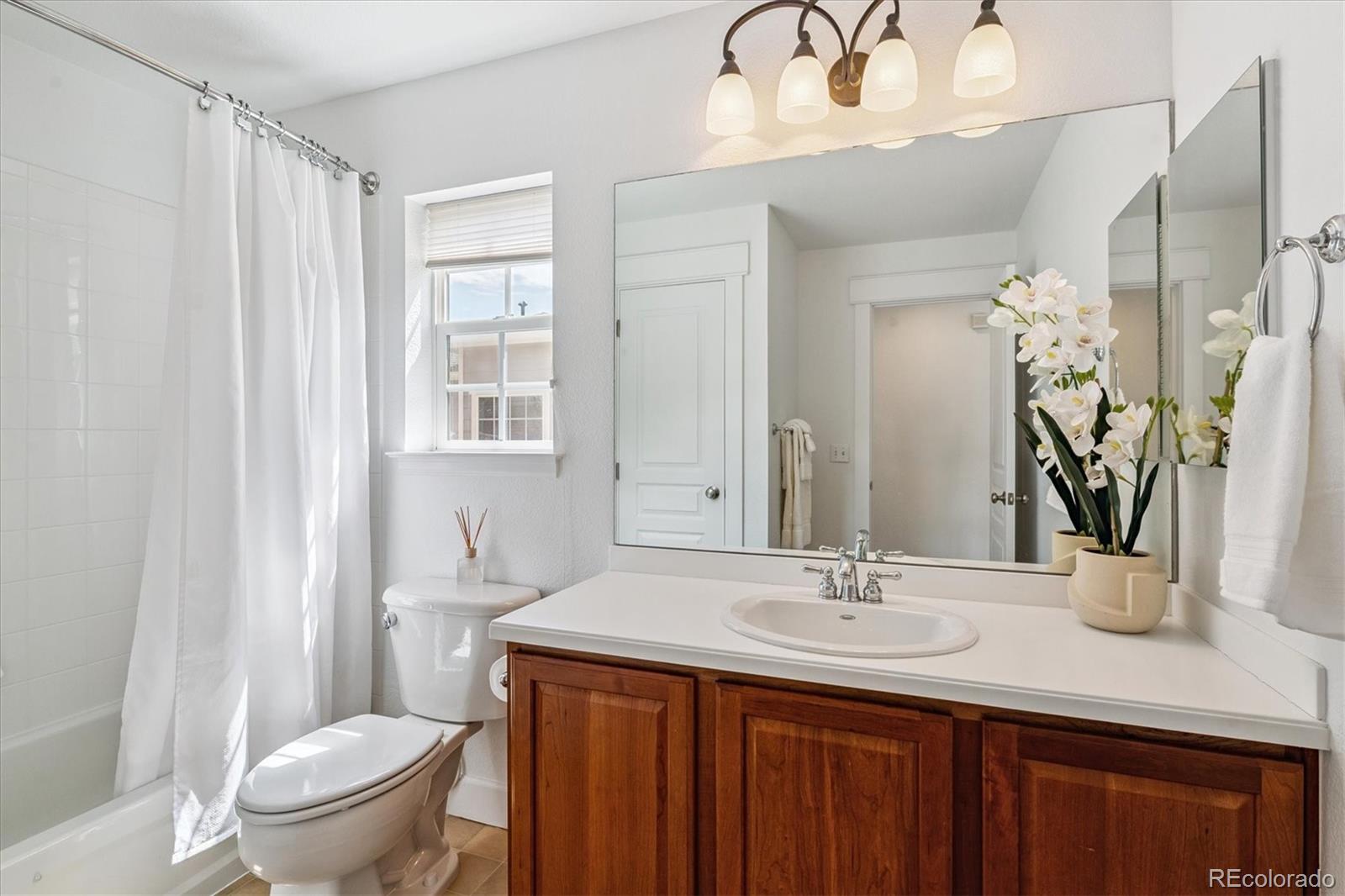 MLS Image #19 for 2326  akron street,denver, Colorado