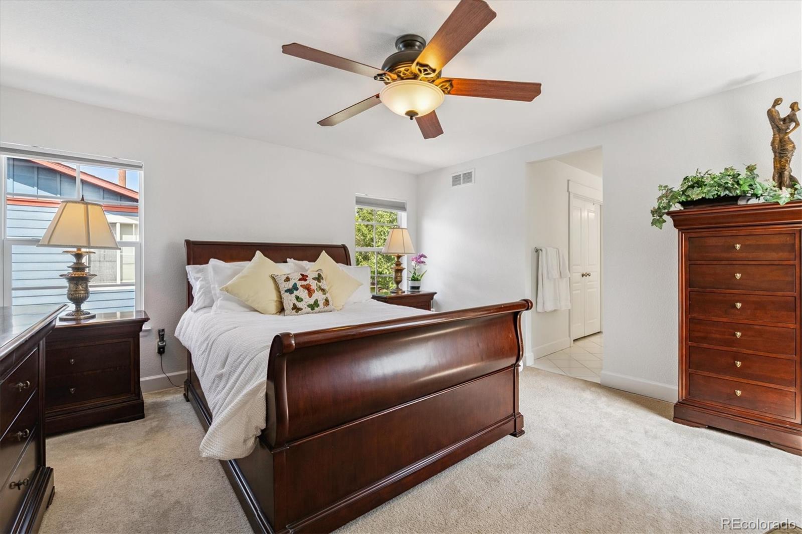 MLS Image #20 for 2326  akron street,denver, Colorado