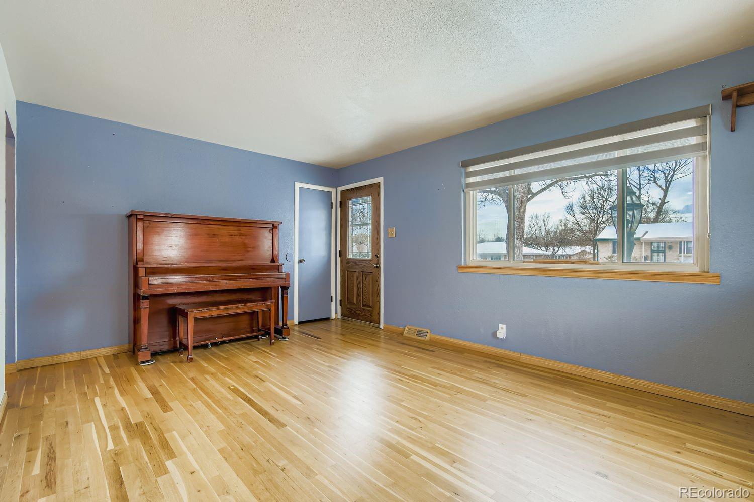 MLS Image #5 for 8510  faraday street,denver, Colorado