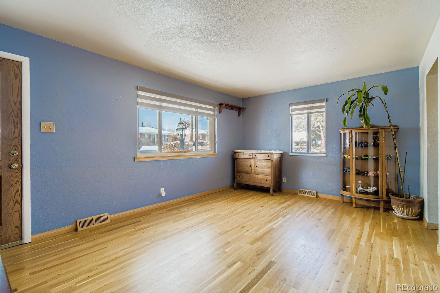MLS Image #6 for 8510  faraday street,denver, Colorado