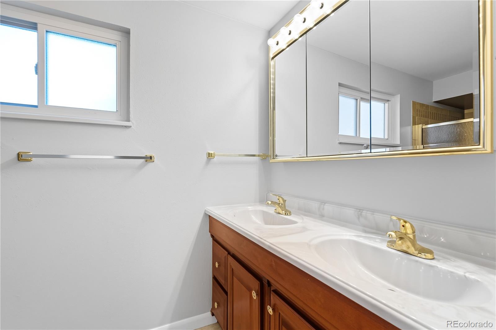 MLS Image #18 for 13069 e alaska place,aurora, Colorado