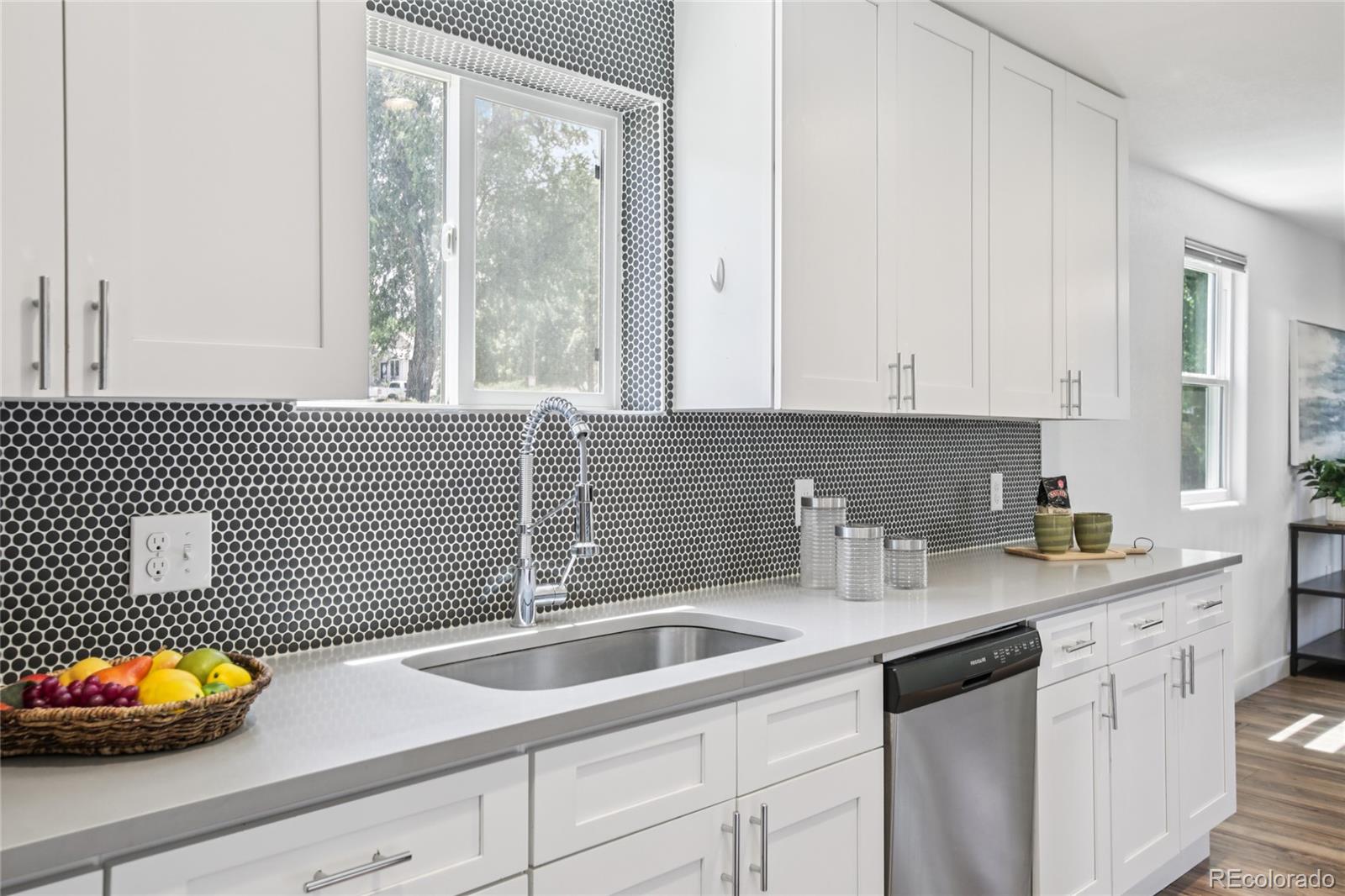 MLS Image #11 for 112 s hooker street,denver, Colorado