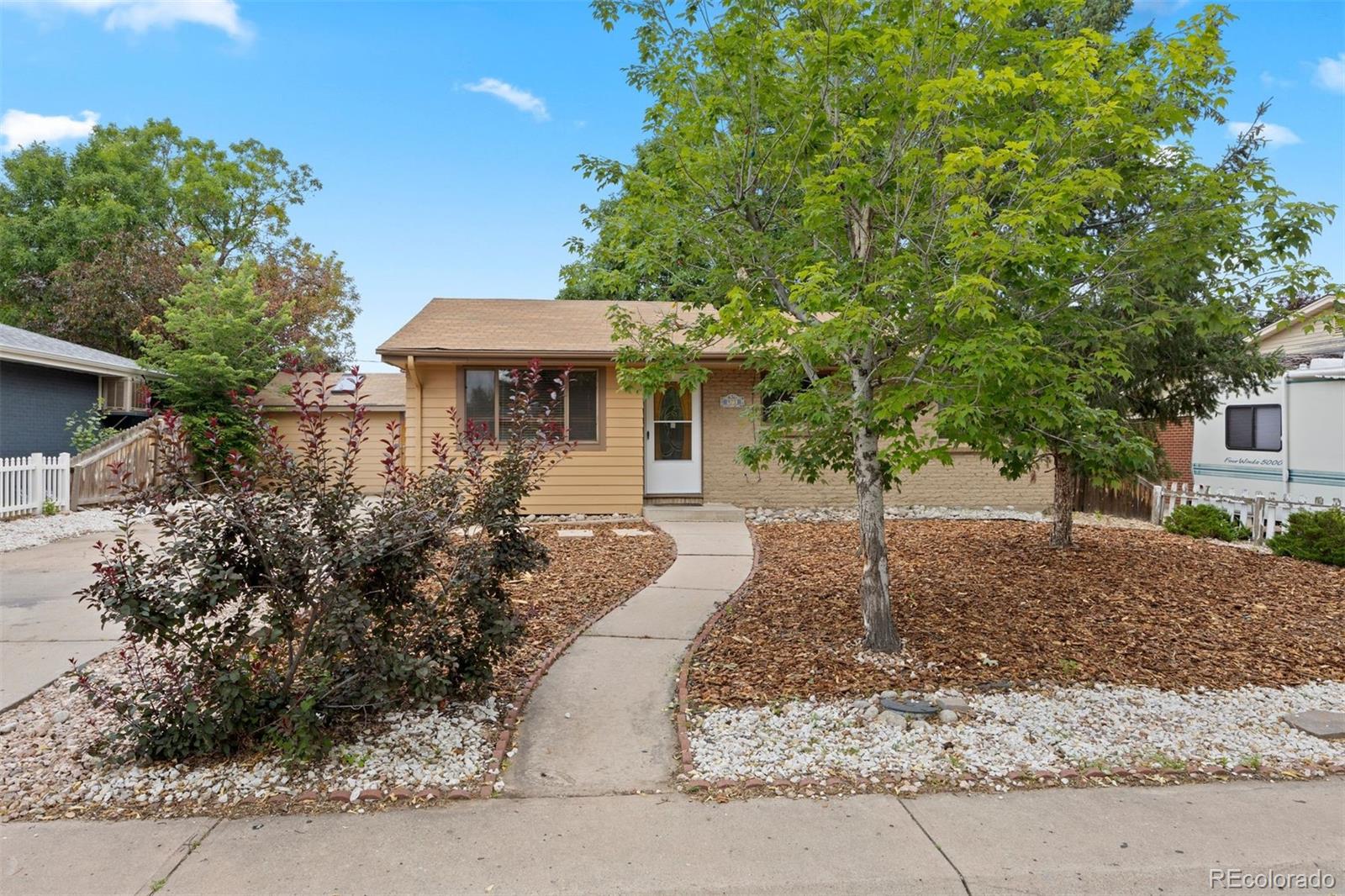MLS Image #0 for 971 s ironton street,aurora, Colorado