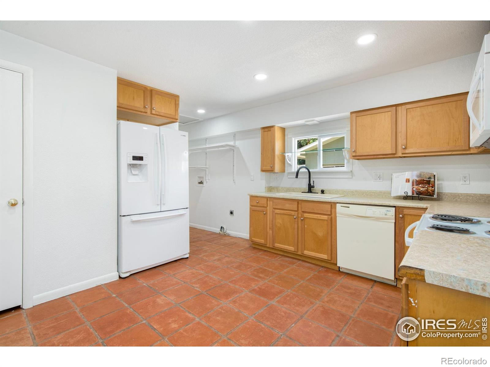 MLS Image #8 for 645 w 1st street,loveland, Colorado