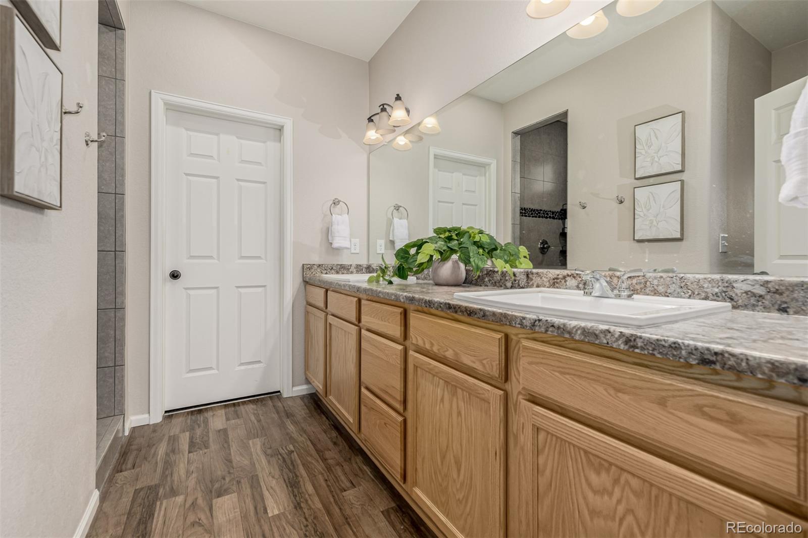 MLS Image #18 for 5568  ceylon street,denver, Colorado
