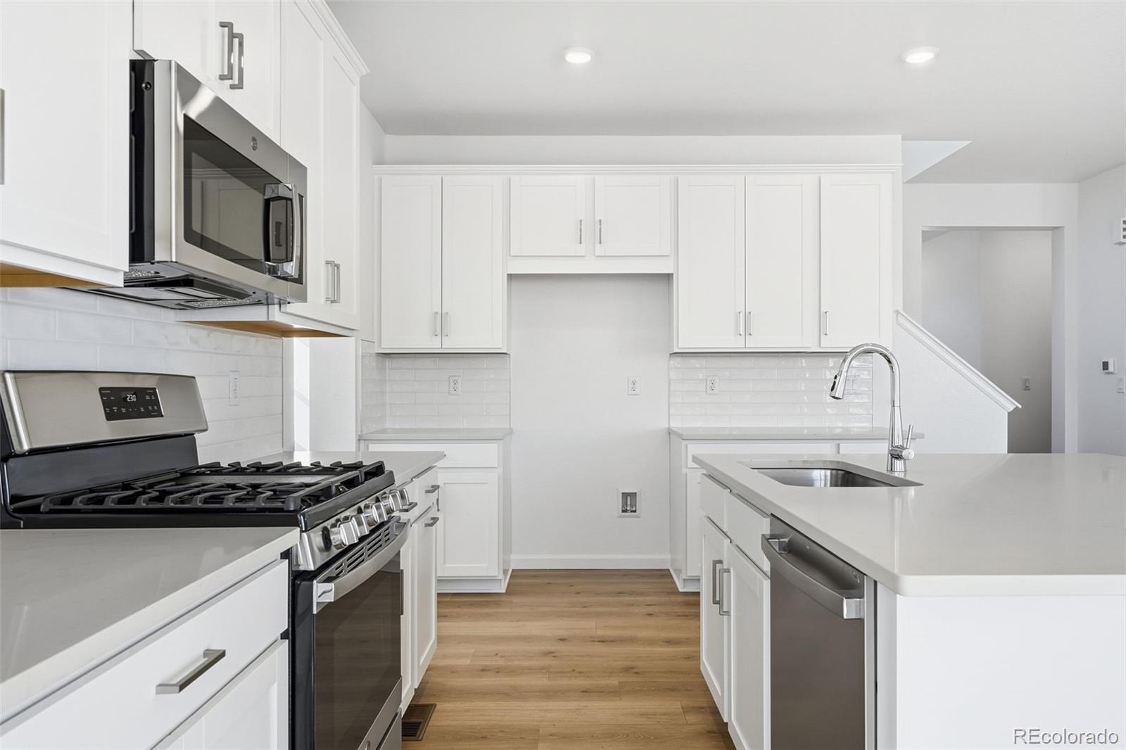 MLS Image #10 for 16468 w 92nd place,arvada, Colorado