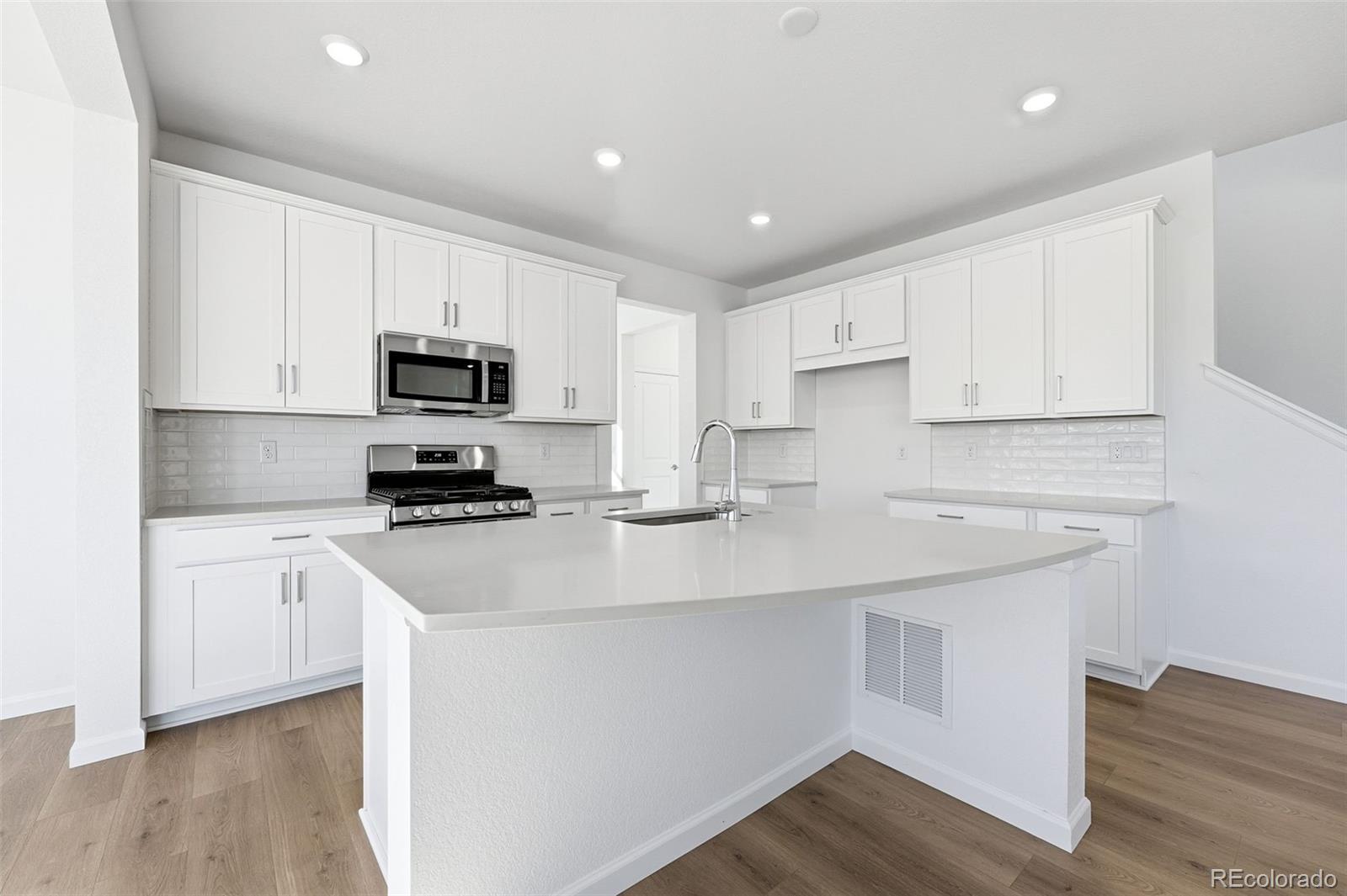 MLS Image #9 for 16468 w 92nd place,arvada, Colorado