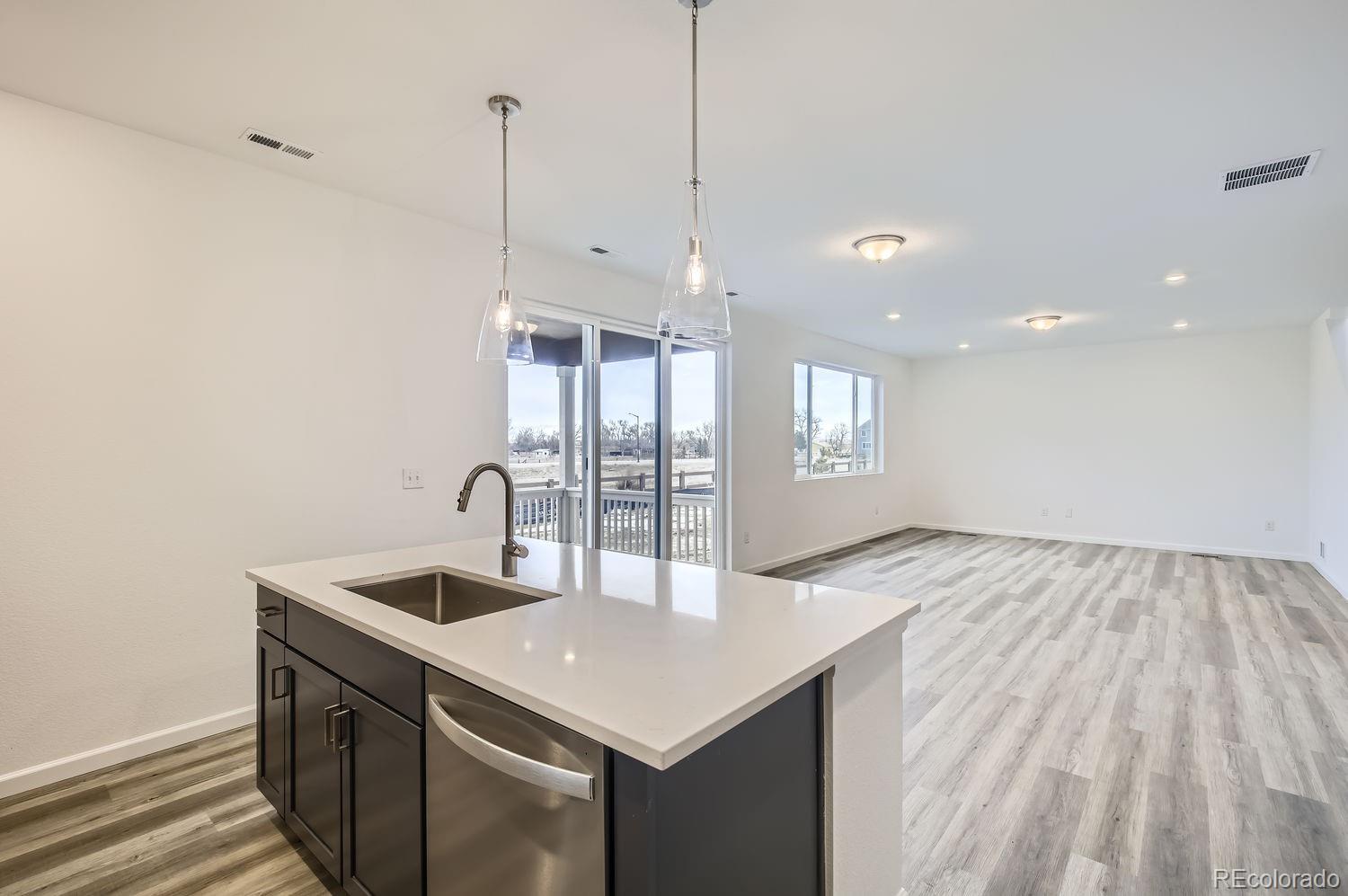 MLS Image #12 for 54970 e 28th place,strasburg, Colorado