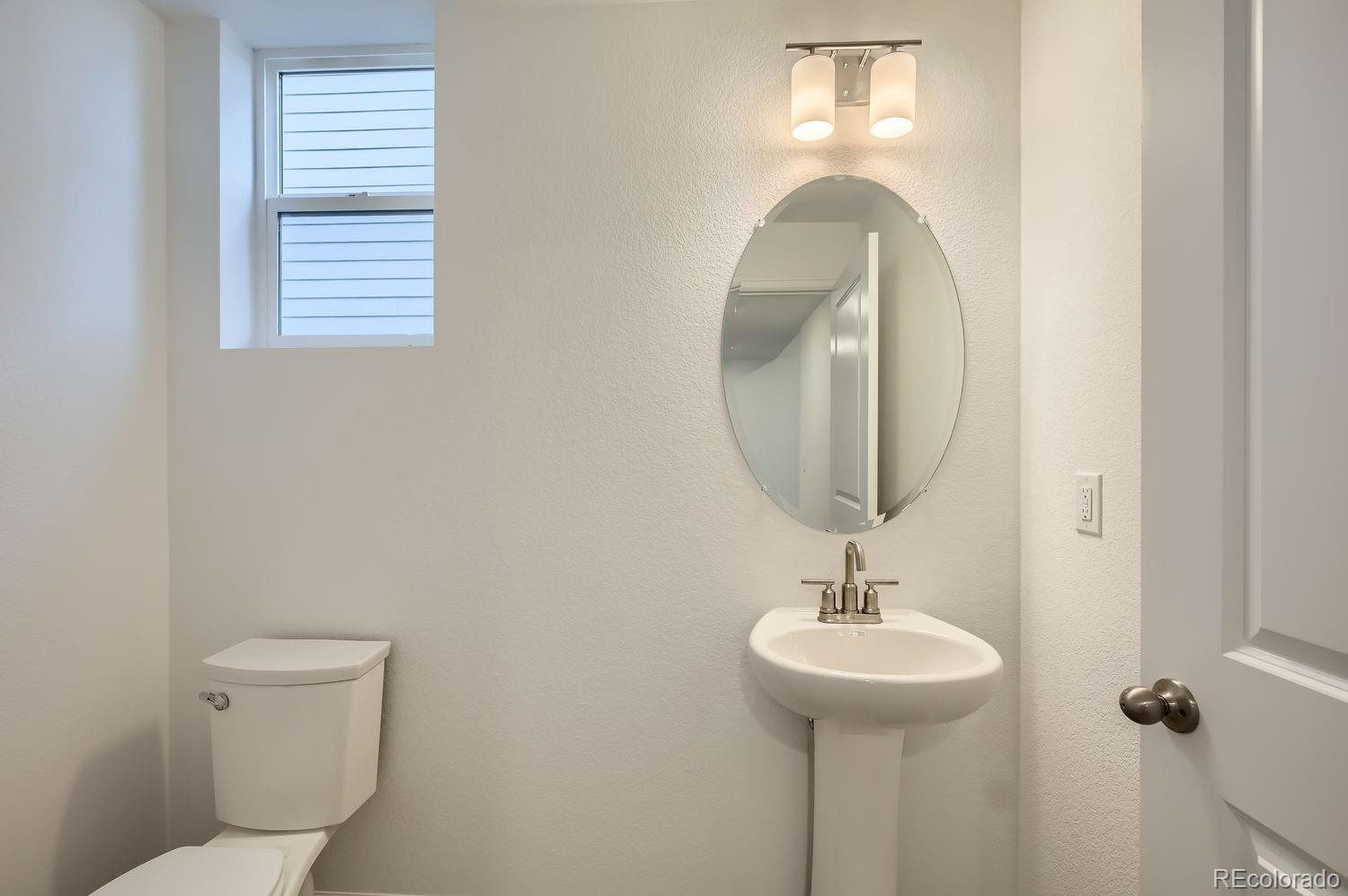 MLS Image #13 for 54970 e 28th place,strasburg, Colorado