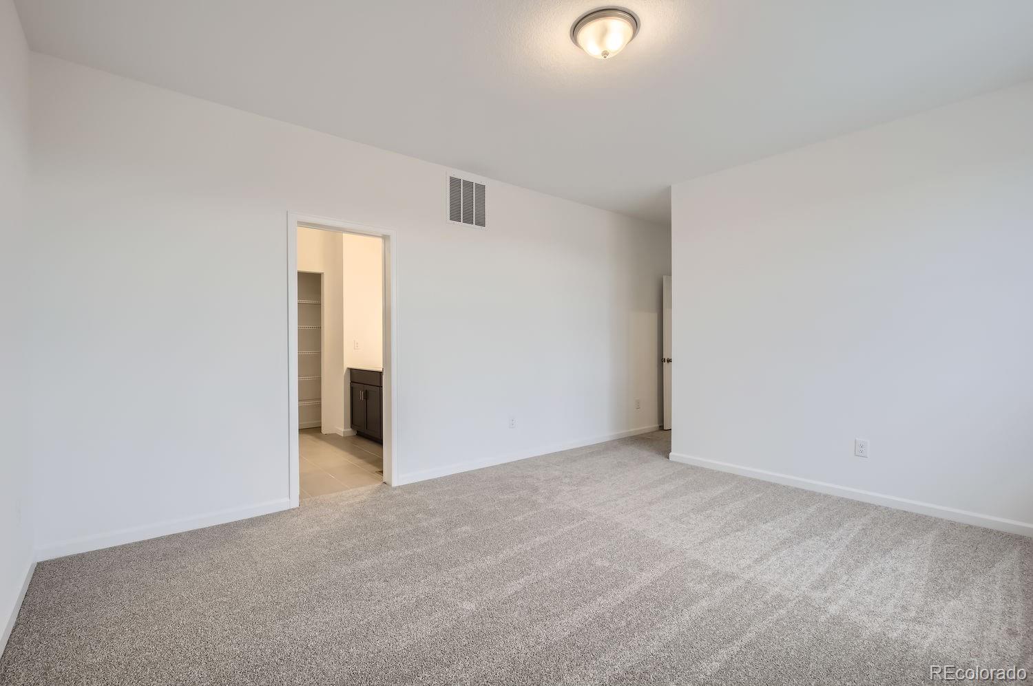 MLS Image #15 for 54970 e 28th place,strasburg, Colorado