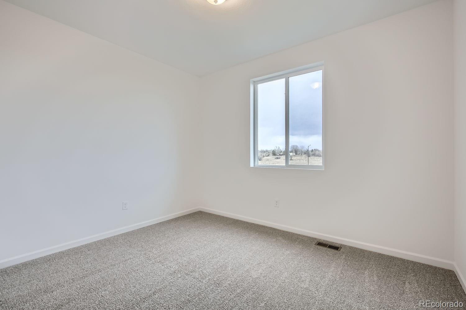 MLS Image #21 for 54970 e 28th place,strasburg, Colorado