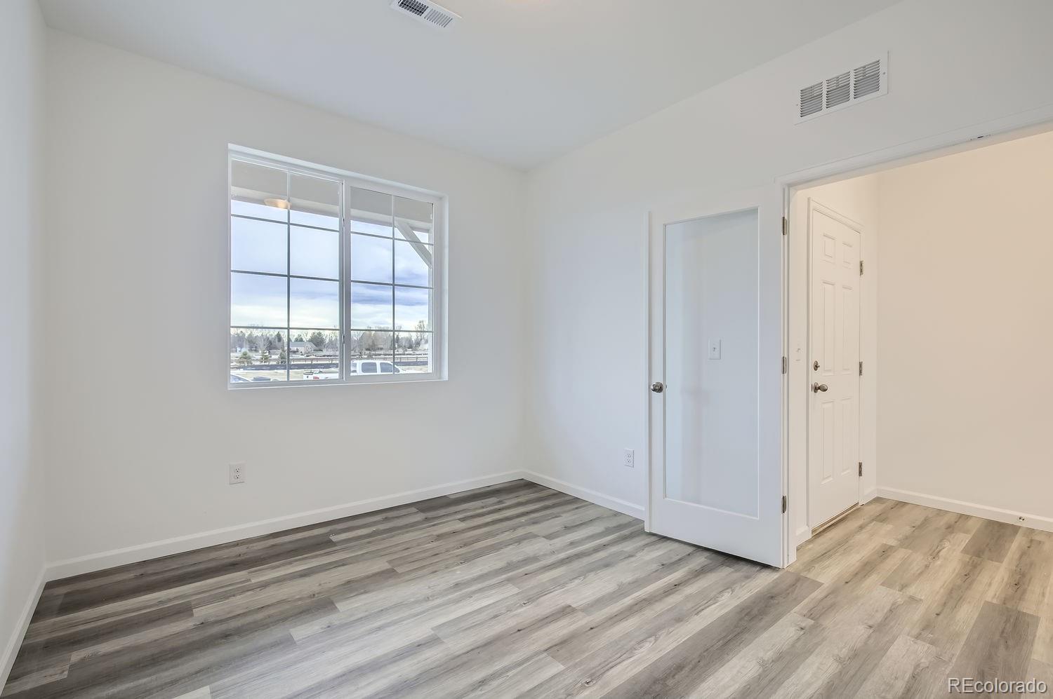 MLS Image #3 for 54970 e 28th place,strasburg, Colorado