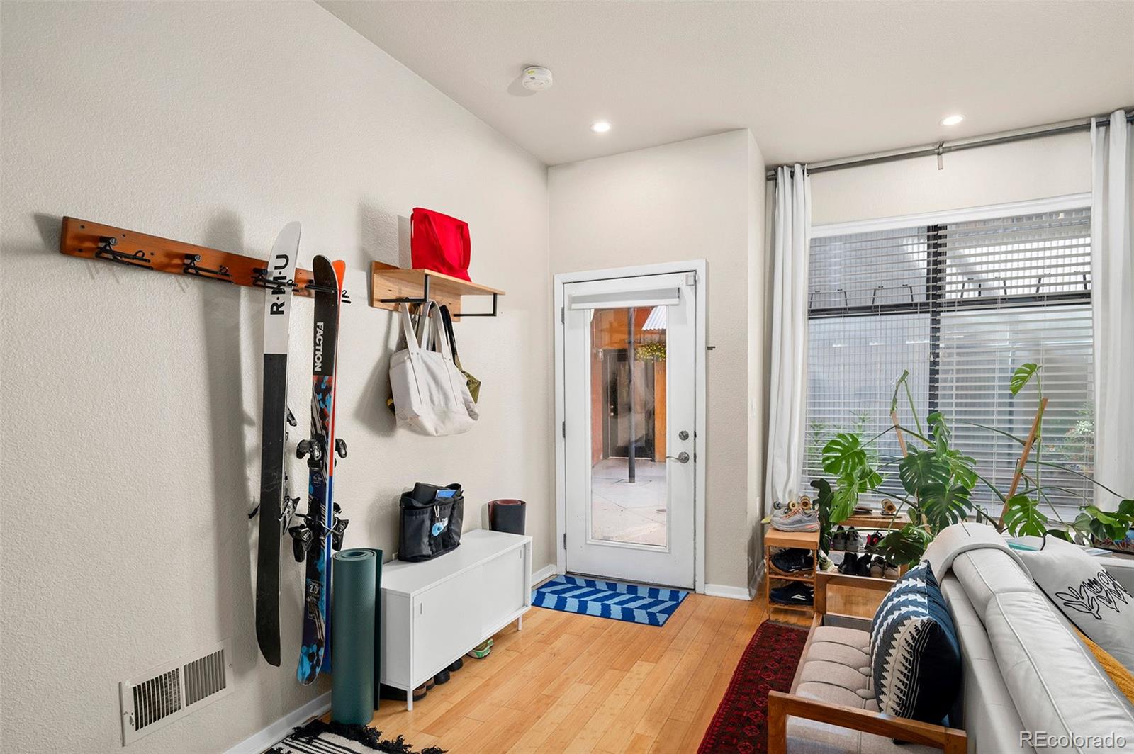 MLS Image #4 for 3225  blake street,denver, Colorado