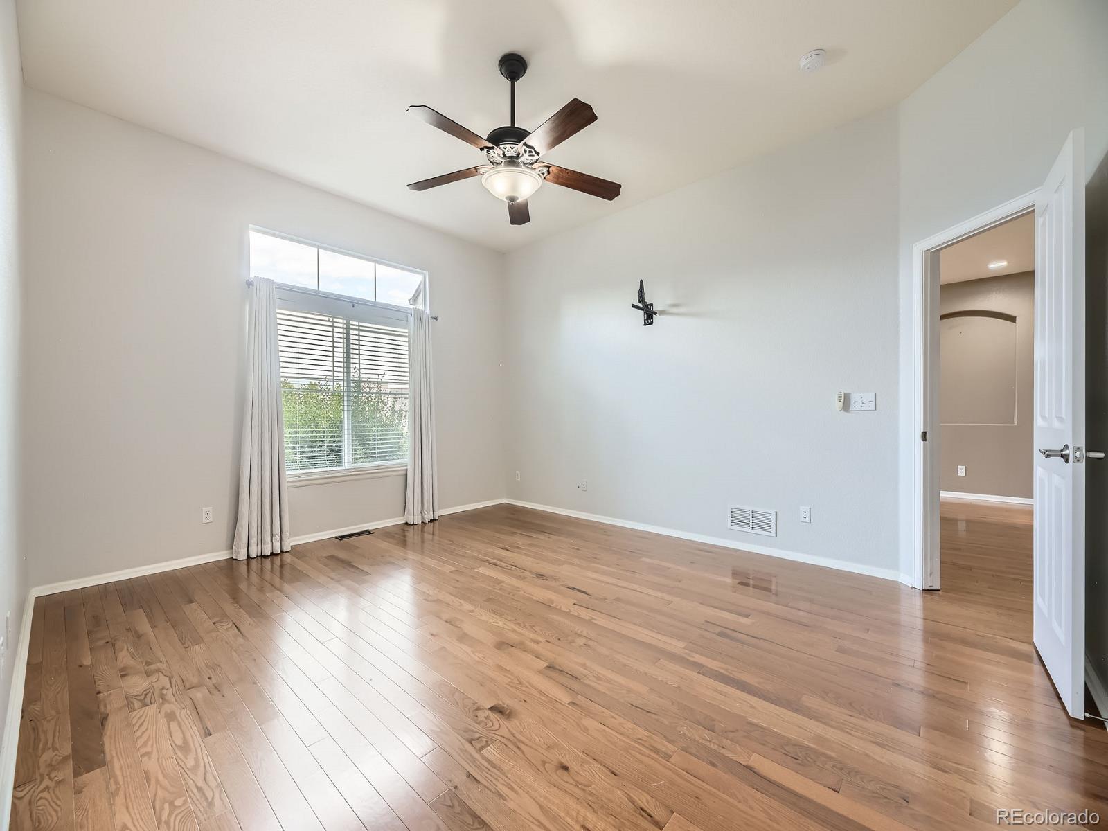 MLS Image #13 for 581 n flat rock circle,aurora, Colorado