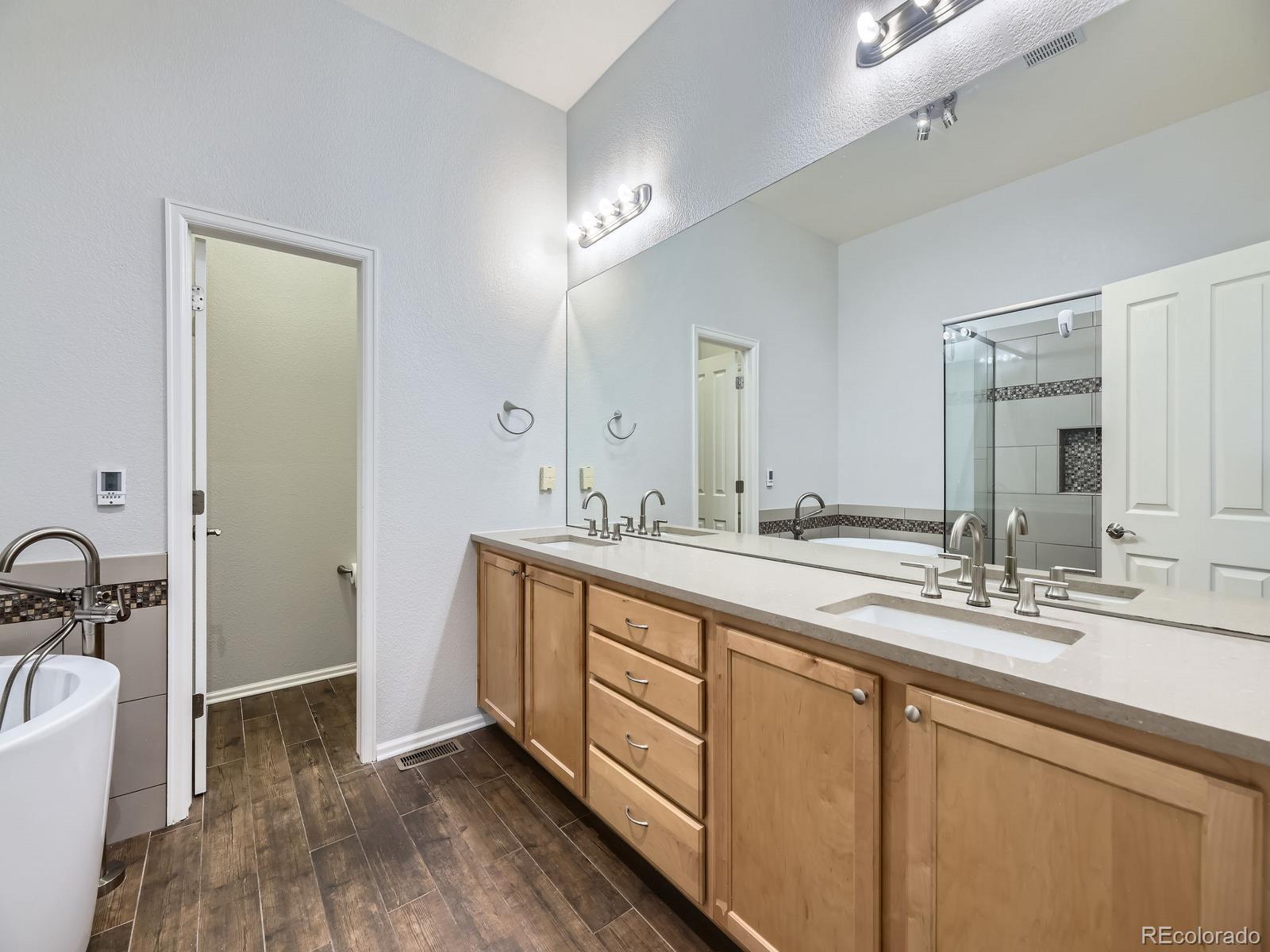 MLS Image #14 for 581 n flat rock circle,aurora, Colorado